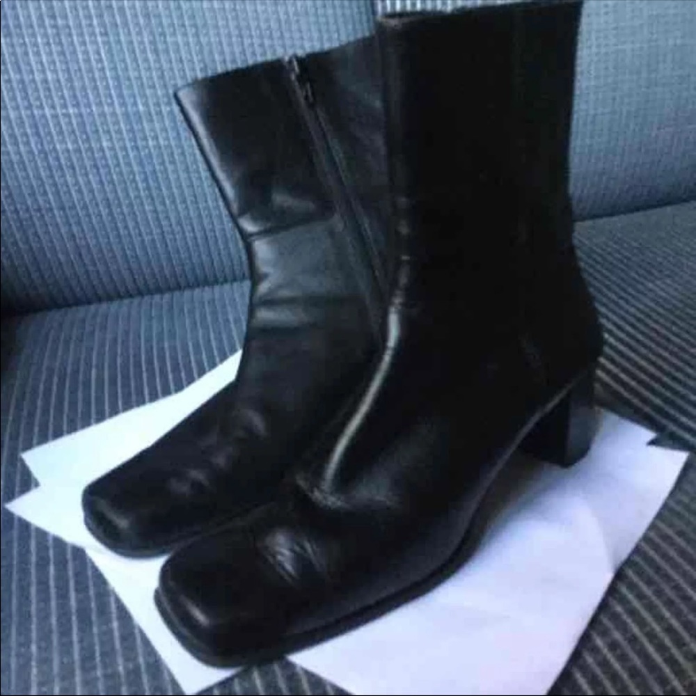 Sudini leather boots